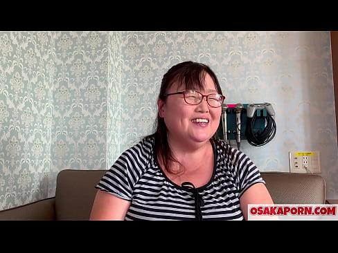 ❤️ Ama japoniar lodiak bere titi erraldoiak erakusten ditu eta sexu jostailu batekin gozatzen du. 51 urteko ama asiar batek bere sexu-esperientziaz hitz egiten du. Yukiko 1 OSAKAPORN milf gantz ️ Izorratu bideoa gugan ️❤