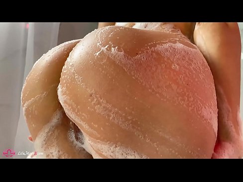 ❤️ Brunette pussy bibragailuarekin masturbatzen du dutxan orgasmo bizia lortzeko ️ Izorratu bideoa gugan ️❤